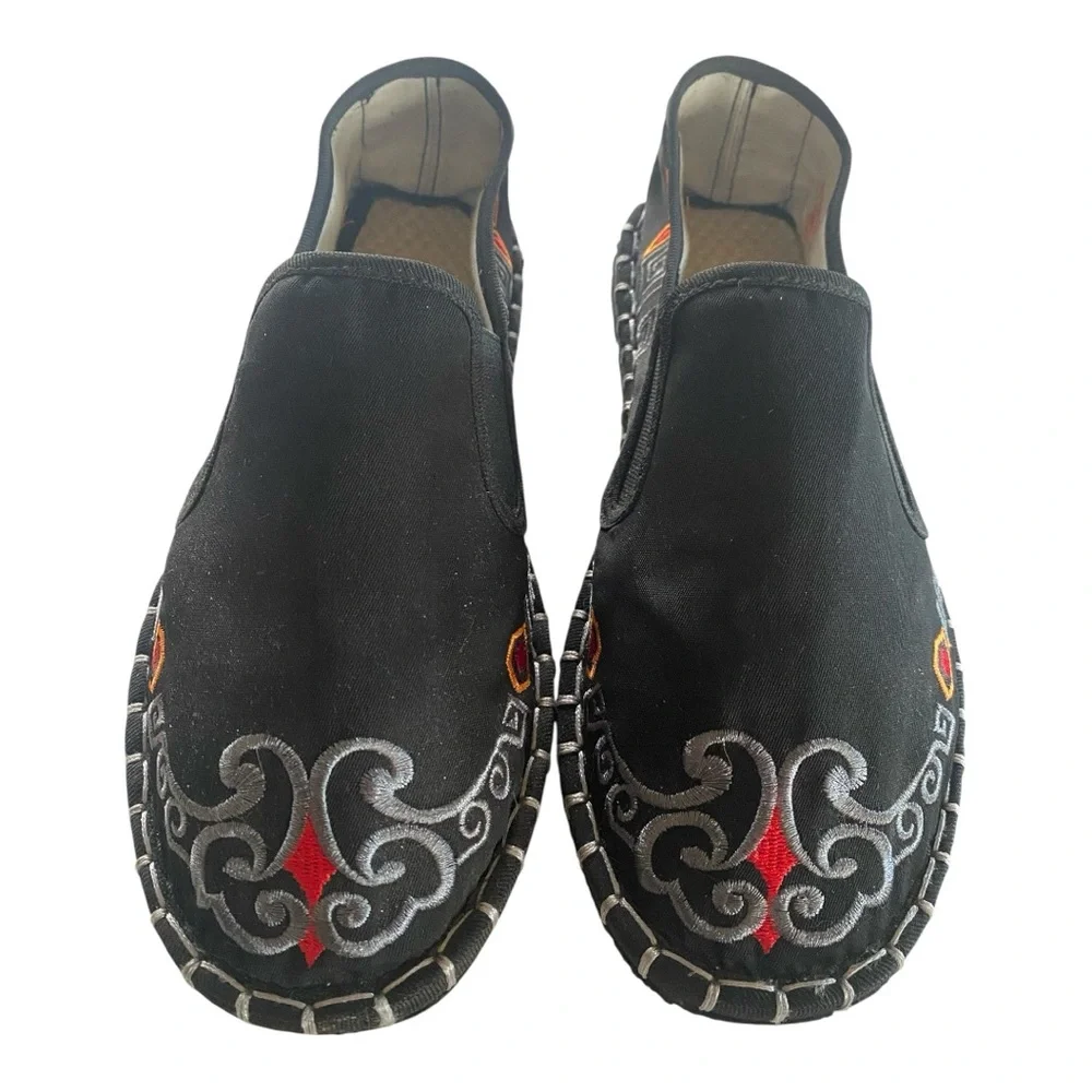 Black Embroidered Slip-On Shoes unisex - Picture 10 of 10
